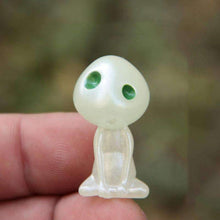 Load image into Gallery viewer, Princess Mononoke Kodamas (Tree Spirit) Glow-In-The-Dark Display - Fandom World Store