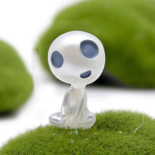 Load image into Gallery viewer, Princess Mononoke Kodamas (Tree Spirit) Glow-In-The-Dark Display - Fandom World Store