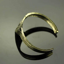 Load image into Gallery viewer, Wonder Woman Tiara-Style Bangle - Fandom World Store